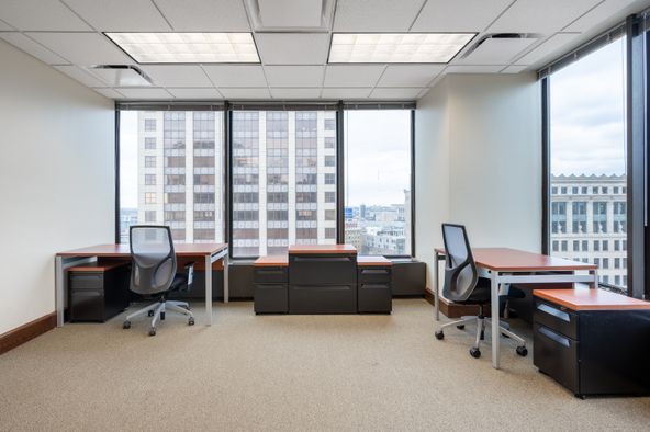 Downtown Milwaukee : 250 E Wisconsin Ave, Milwaukee, WI 53202